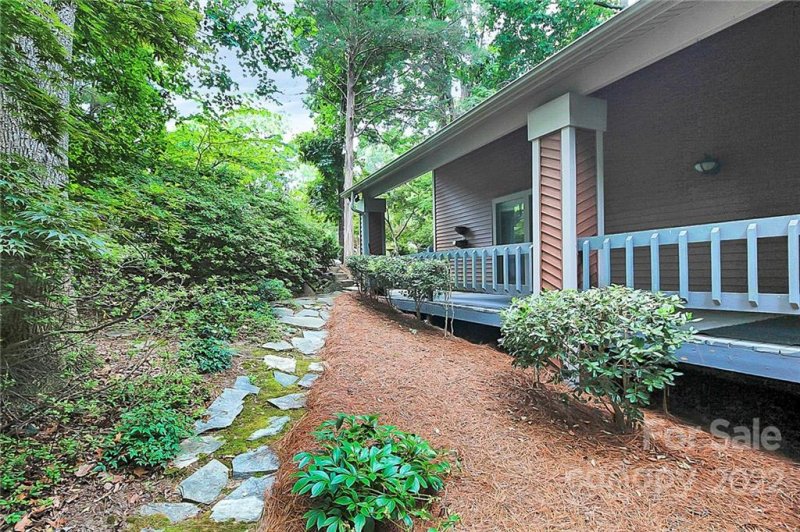 Property image 2 at 230 Millwood Lane, Charlotte, NC 28270