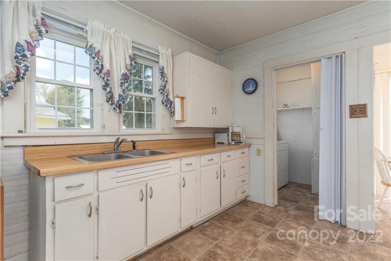 Property image 5 at 18 Pharr Street, Canton, NC 28716