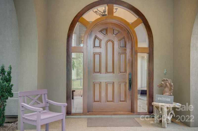 Property image 2 at 290 Stable Gate Drive, Campobello, SC 29322