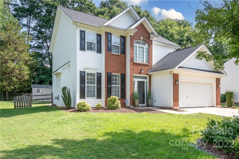 Property image 2 at 4509 Fox Thorne Drive, Charlotte, NC 28216