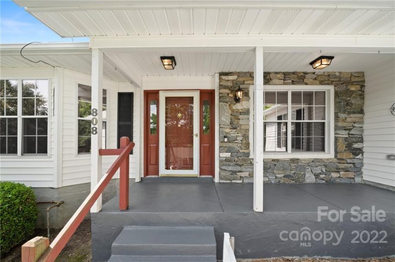 Property image 3 at 808 Sandburg Terrace, Hendersonville, NC 28791