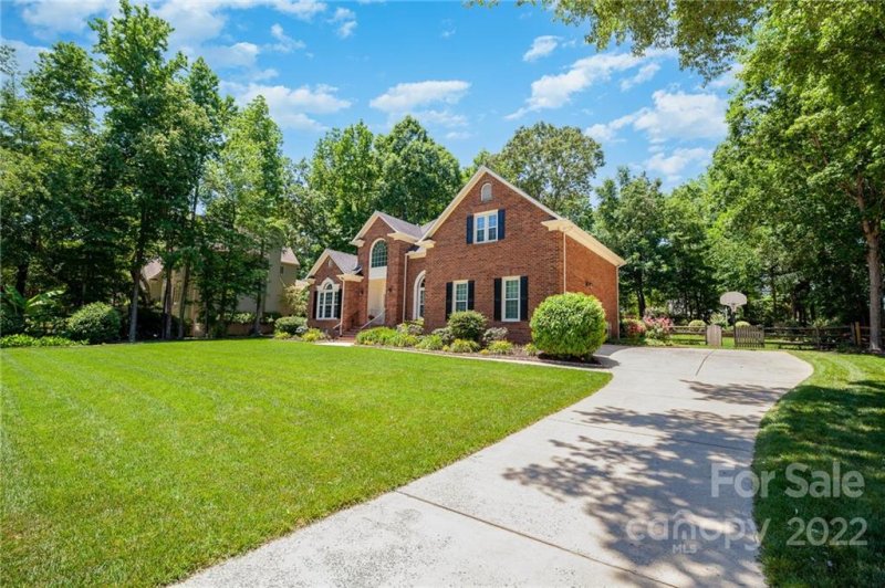 Property image 2 at 3301 Providence Hills Drive, Matthews, NC 28105