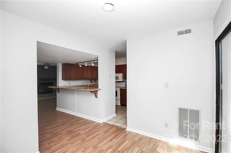 Property image 5 at 10913 Carmel Crossing Road, Charlotte, NC 28226