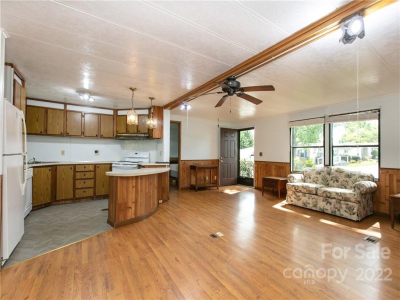 Property image 2 at 227 Cranbrook Circle, Hendersonville, NC 28792