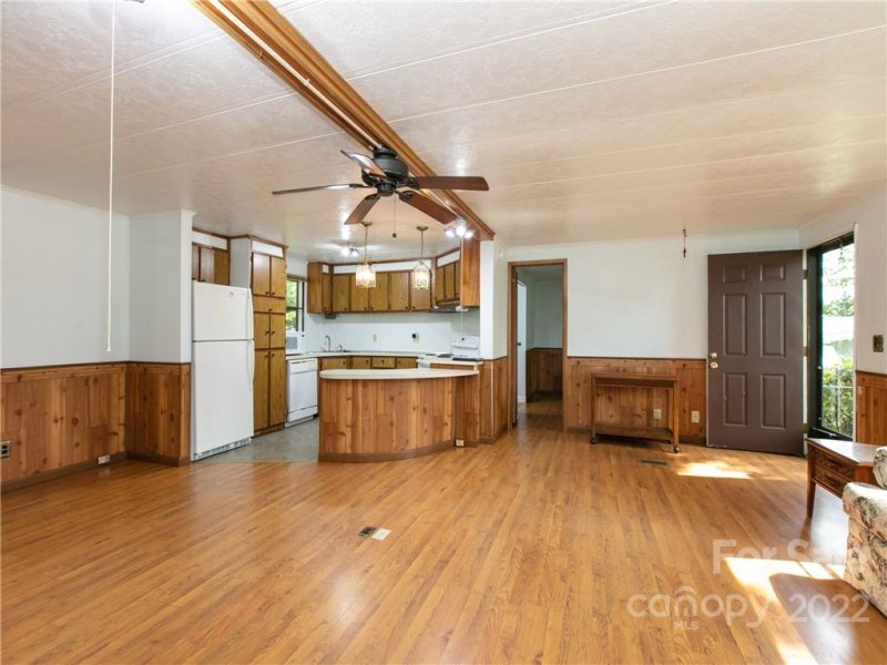 Property image 3 at 227 Cranbrook Circle, Hendersonville, NC 28792