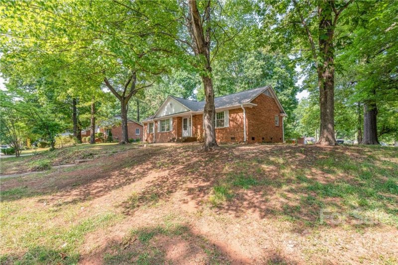 Property image 2 at 7021 Reddman Road, Charlotte, NC 28212