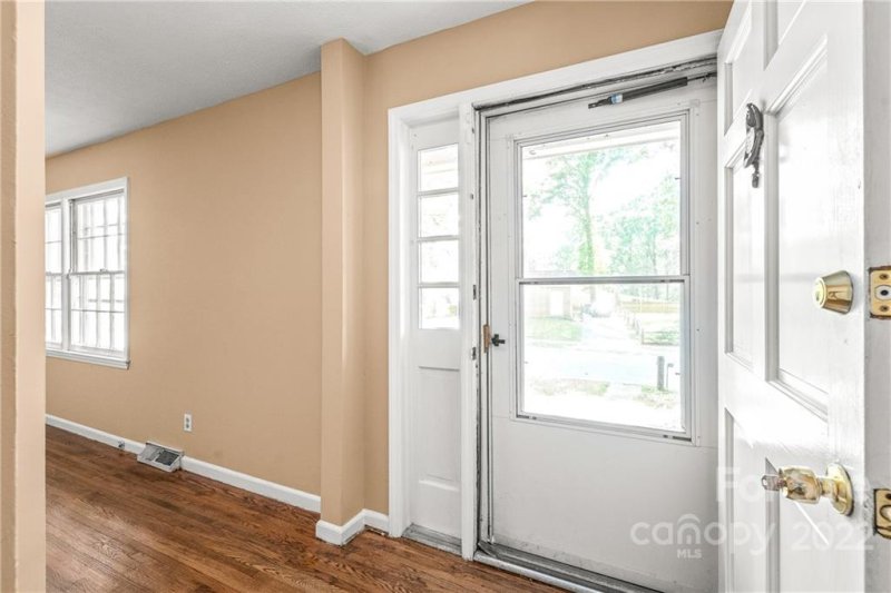 Property image 5 at 7021 Reddman Road, Charlotte, NC 28212