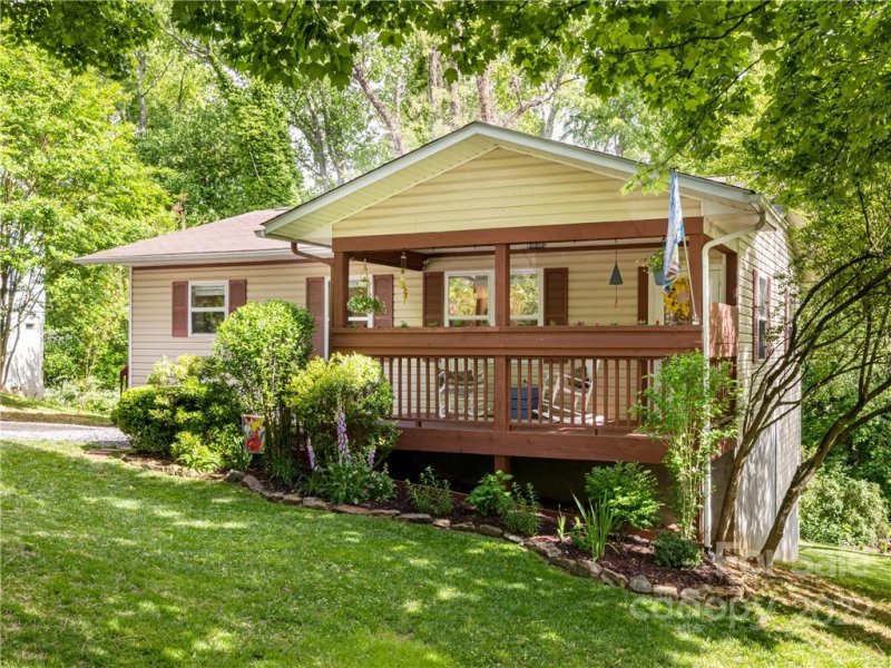 Property image 2 at 22 Wilson Creek Drive, Asheville, NC 28803