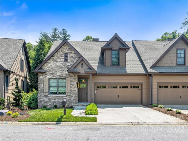 Property image 3 at 52 Meadow Village Lane, Asheville, NC 28803