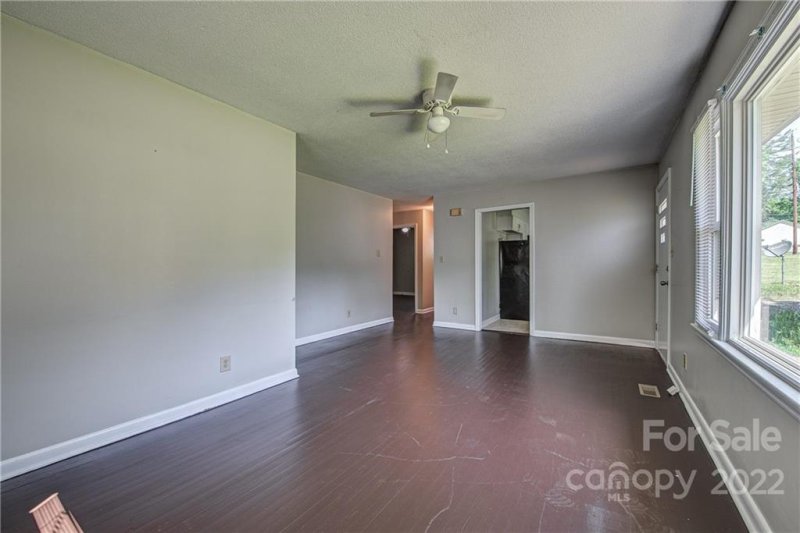 Property image 4 at 209 Point Circle, Belmont, NC 28012