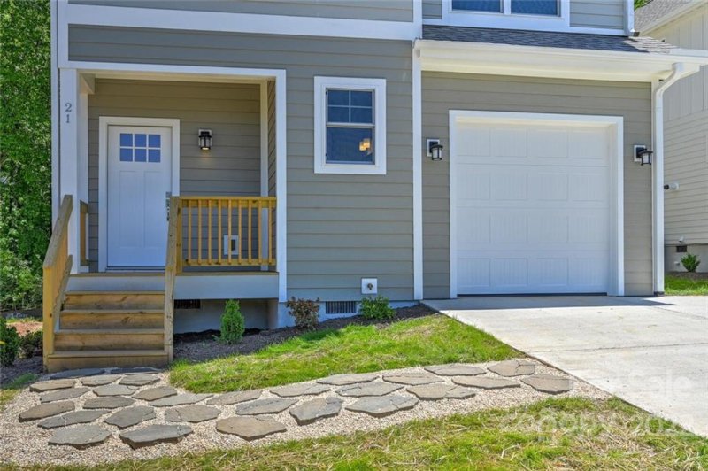 Property image 2 at 21 Loblolly Lane, Asheville, NC 28803