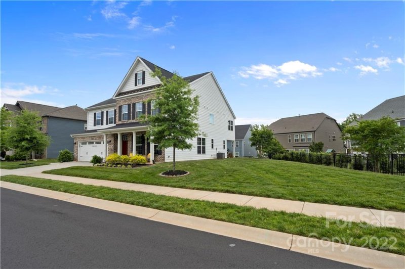 Property image 2 at 718 Garrett Green Way, Fort Mill, SC 29715