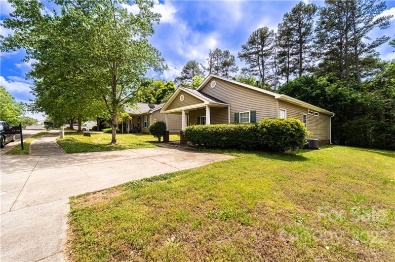 Property image 2 at 689 Continental Drive, Concord, NC 28025