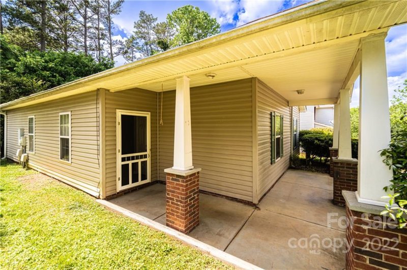 Property image 4 at 689 Continental Drive, Concord, NC 28025