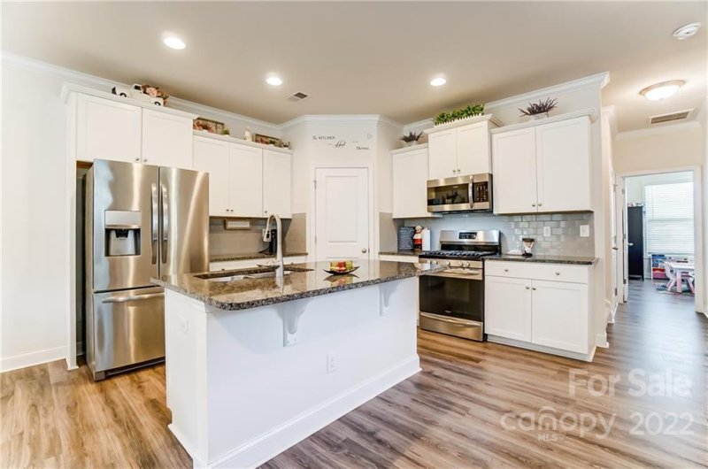 Property image 3 at 703 Little Bluestem Drive, Lake Wylie, SC 29710