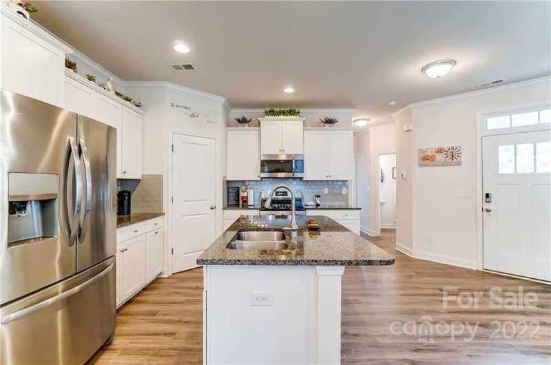 Property image 4 at 703 Little Bluestem Drive, Lake Wylie, SC 29710