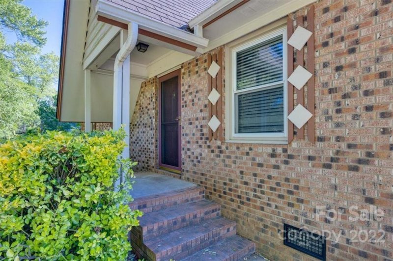 Property image 2 at 5909 Potter Road, Matthews, NC 28104