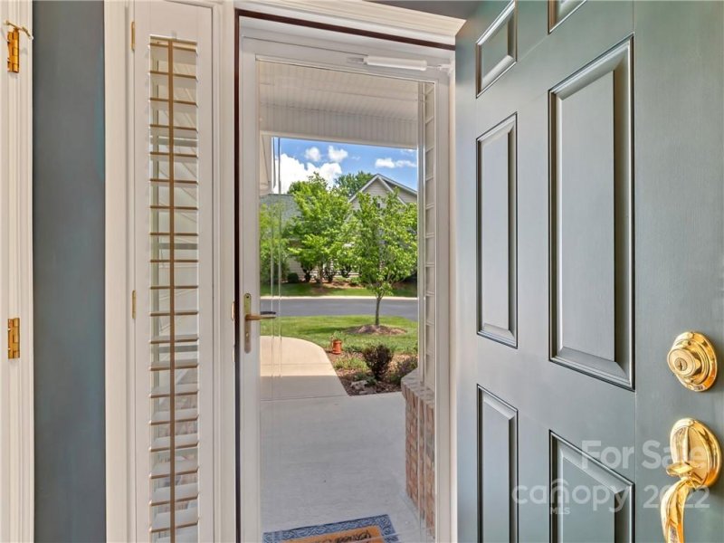 Property image 2 at 29 Victoria Park Drive, Hendersonville, NC 28792