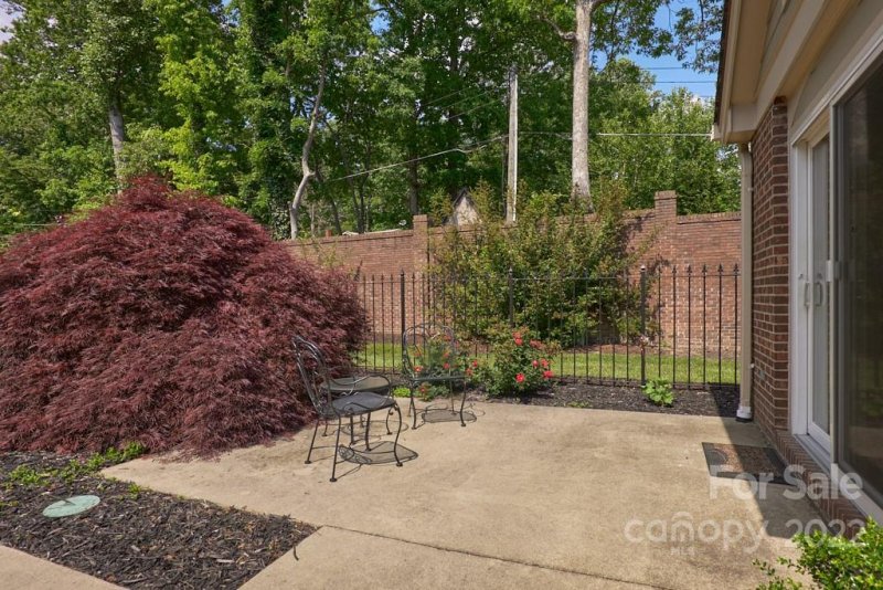 Property image 4 at 122 Glenbrook Drive, Hendersonville, NC 28739