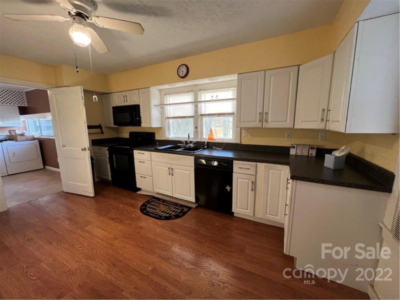 Property image 4 at 17 Wentworth Avenue, Asheville, NC 28803