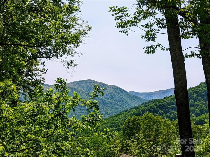 Property image 5 of 11 Trout Lily Lane in Scarlet Oaks, Maggie Valley, NC 28751