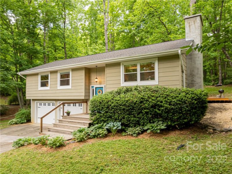 22 Forest Ridge Drive