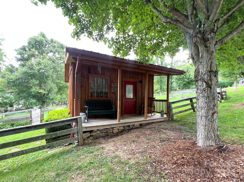 Property image 5 at 52 Turn A Bout Court, Waynesville, NC 28785