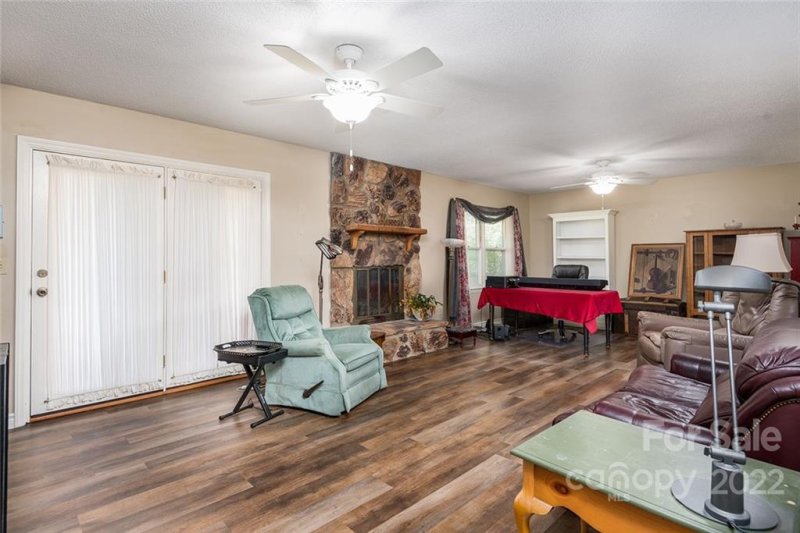 Property image 3 at 5067 Forest Ridge Drive, Hickory, NC 28602