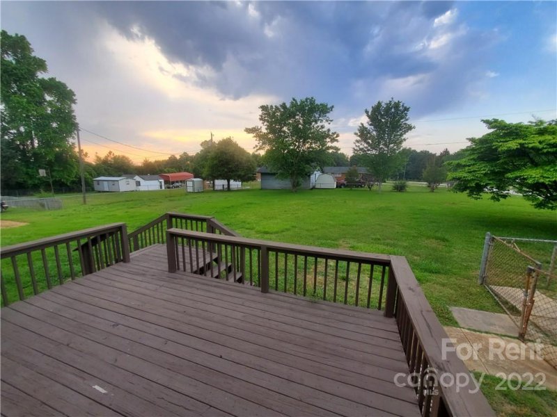 Property image 2 at 402 Lincoln Road, York, SC 29745