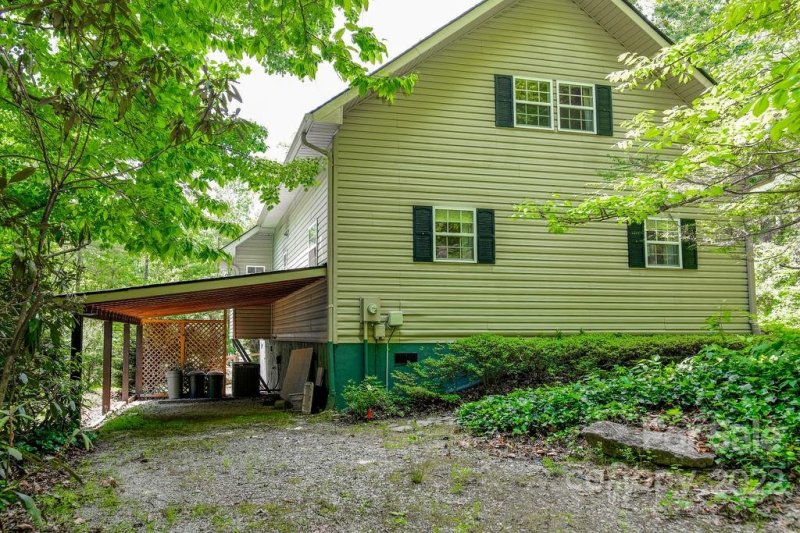 Property image 3 at 56 Texas Street, Hendersonville, NC 28739