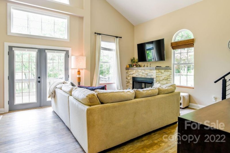 Property image 4 at 56 Texas Street, Hendersonville, NC 28739