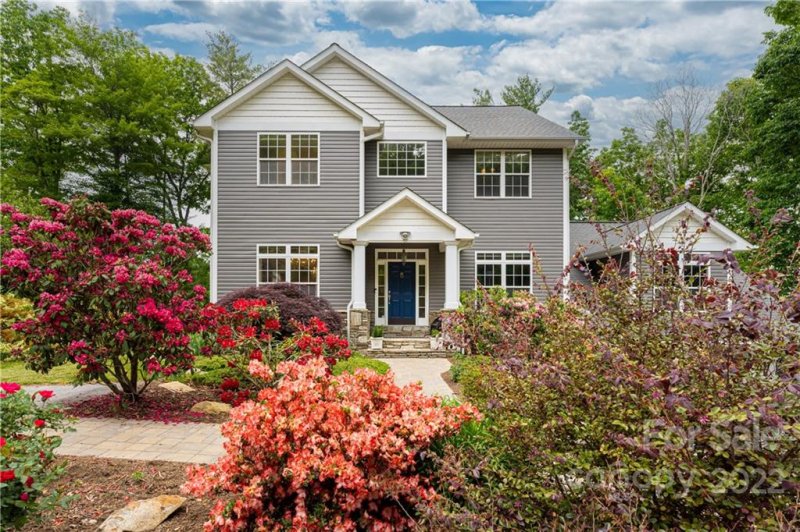 Property image 2 at 116 Sunny Ridge Drive, Asheville, NC 28804