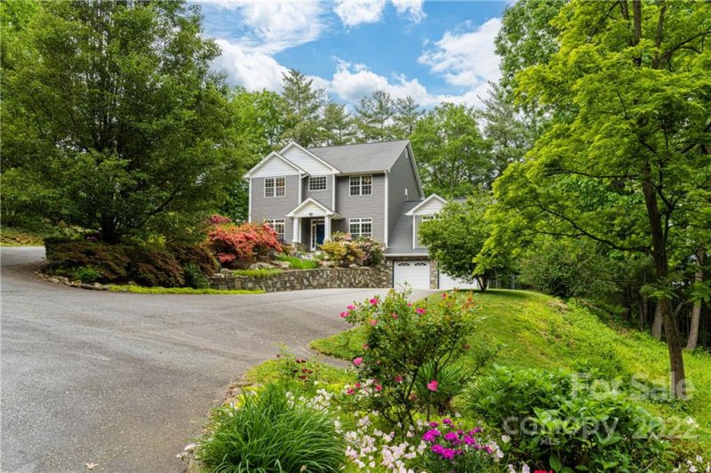 Property image 3 at 116 Sunny Ridge Drive, Asheville, NC 28804