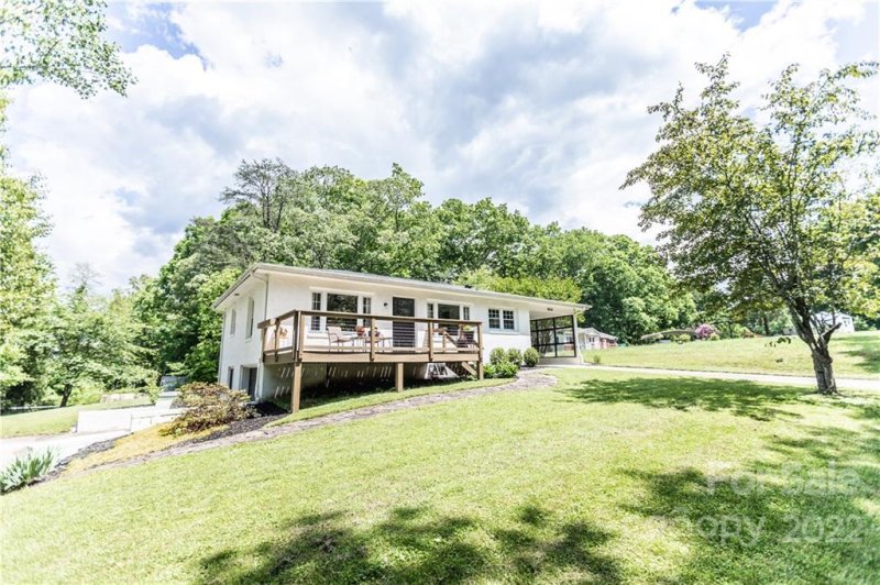 Property image 2 at 2616 Rolfe Street, Hendersonville, NC 28791