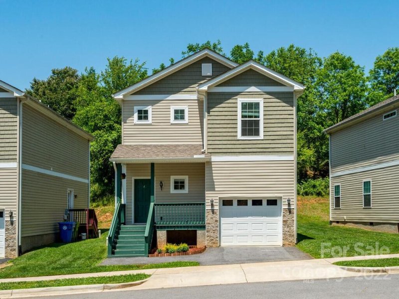 Property image 2 at 4 Willow Shade Drive, Asheville, NC 28806