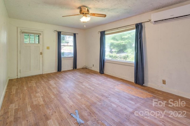 Property image 3 at 290 Hillside Street, Asheville, NC 28801