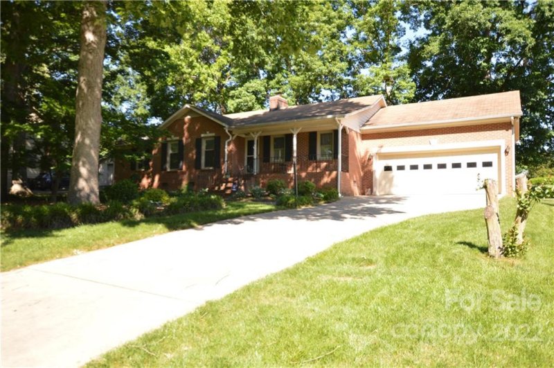 Property image 2 at 16509 Kimbolten Drive, Huntersville, NC 28078