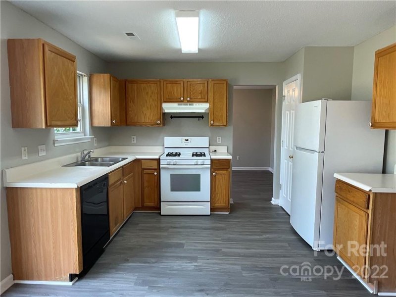 Property image 4 at 12113 Harpley Court, Charlotte, NC 28215