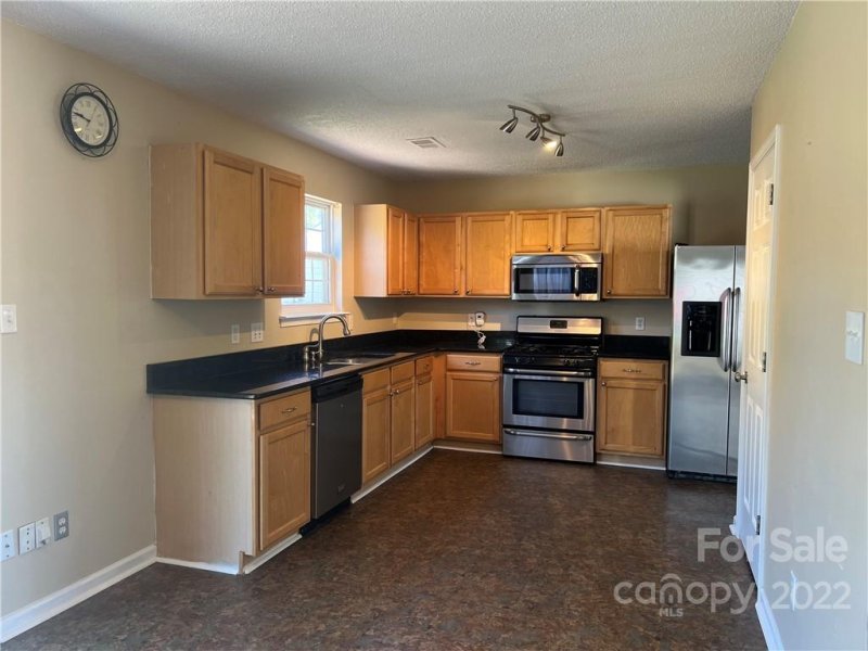 Property image 3 at 12127 Chantress Lane, Charlotte, NC 28215