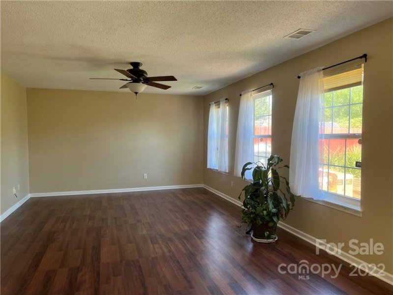 Property image 4 at 12127 Chantress Lane, Charlotte, NC 28215