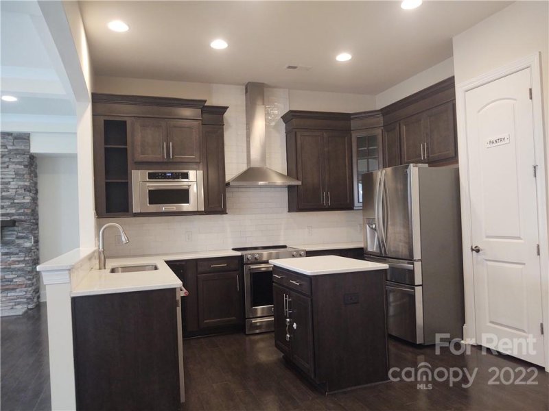 Property image 3 at 10707 Campbell Commons Way, Charlotte, NC 28277