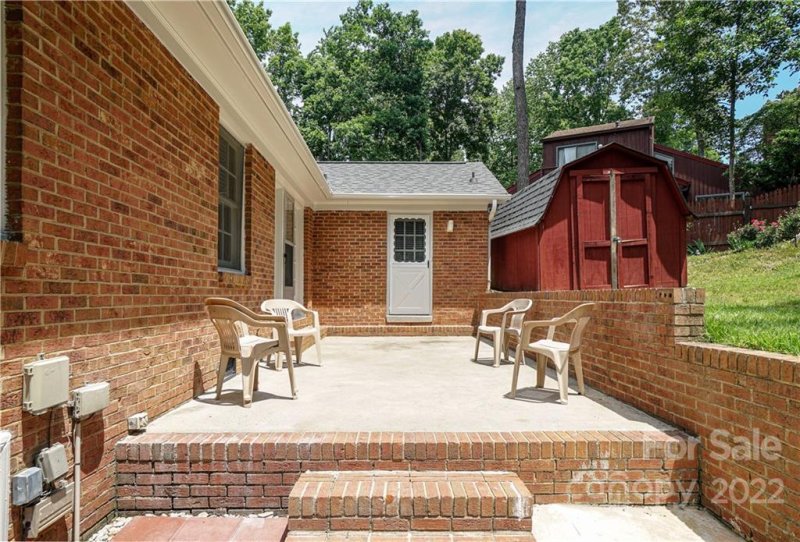 Property image 3 at 1417 Mclaughlin Drive, Charlotte, NC 28212