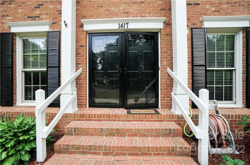 Property image 4 at 1417 Mclaughlin Drive, Charlotte, NC 28212