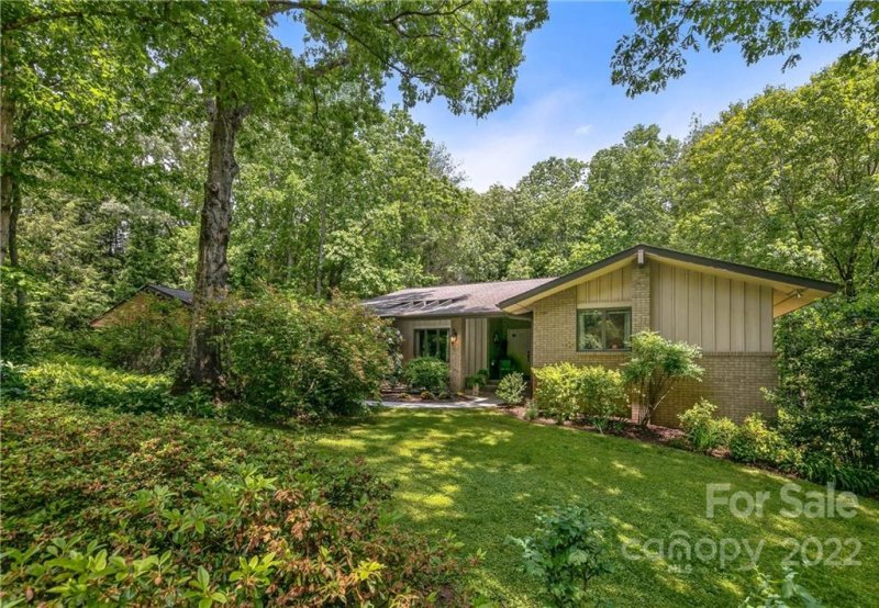 Property image 2 at 115 Woodhaven Drive, Hendersonville, NC 28739