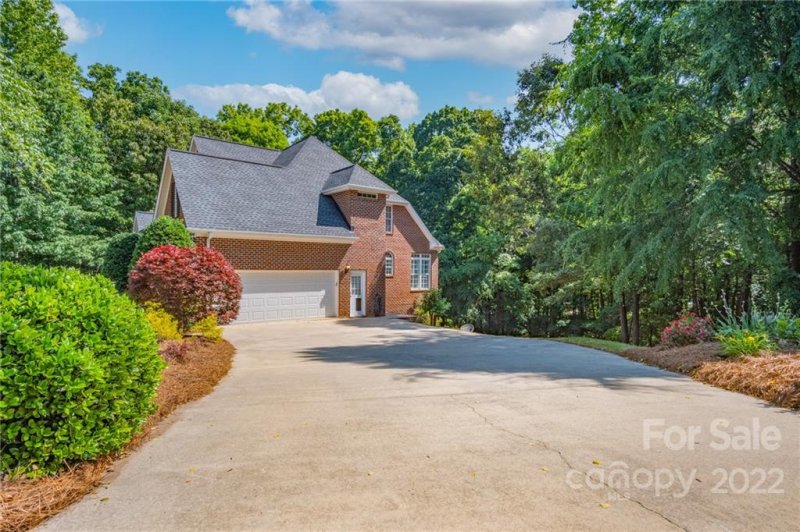 Property image 3 at 2900 Sliding Rock Trail, Fort Mill, SC 29708