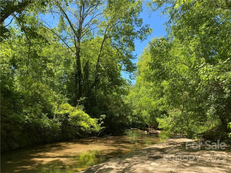 Property image 2 at 743 Cove Road, Gastonia, NC 28052