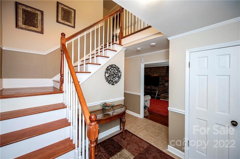 Property image 3 at 417 Beverly Circle, Charlotte, NC 28270