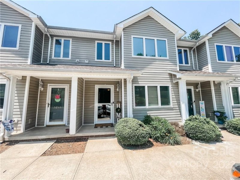 Property image 2 at 3239 White Oak Court, Claremont, NC 28610