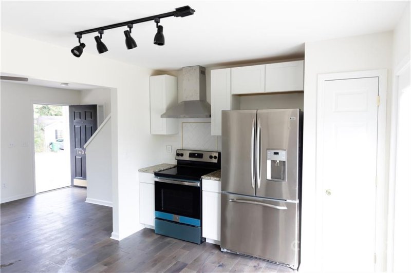 Property image 3 at 1404 Fontana Avenue, Charlotte, NC 28206