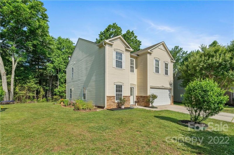 Property image 2 at 1129 Parade Ground Court, Clover, SC 29710